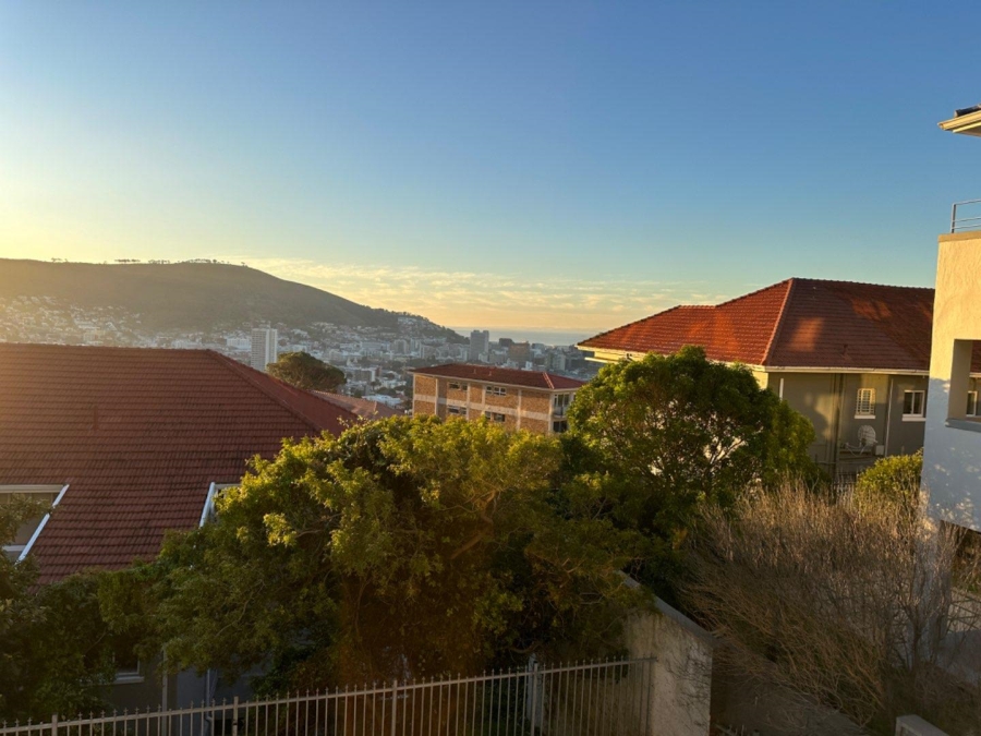 To Let 2 Bedroom Property for Rent in Vredehoek Western Cape